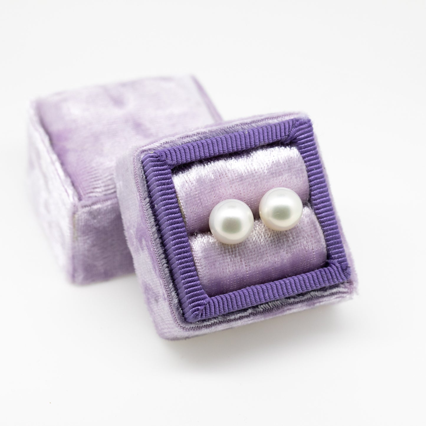 Pearl Studs 8mm Round