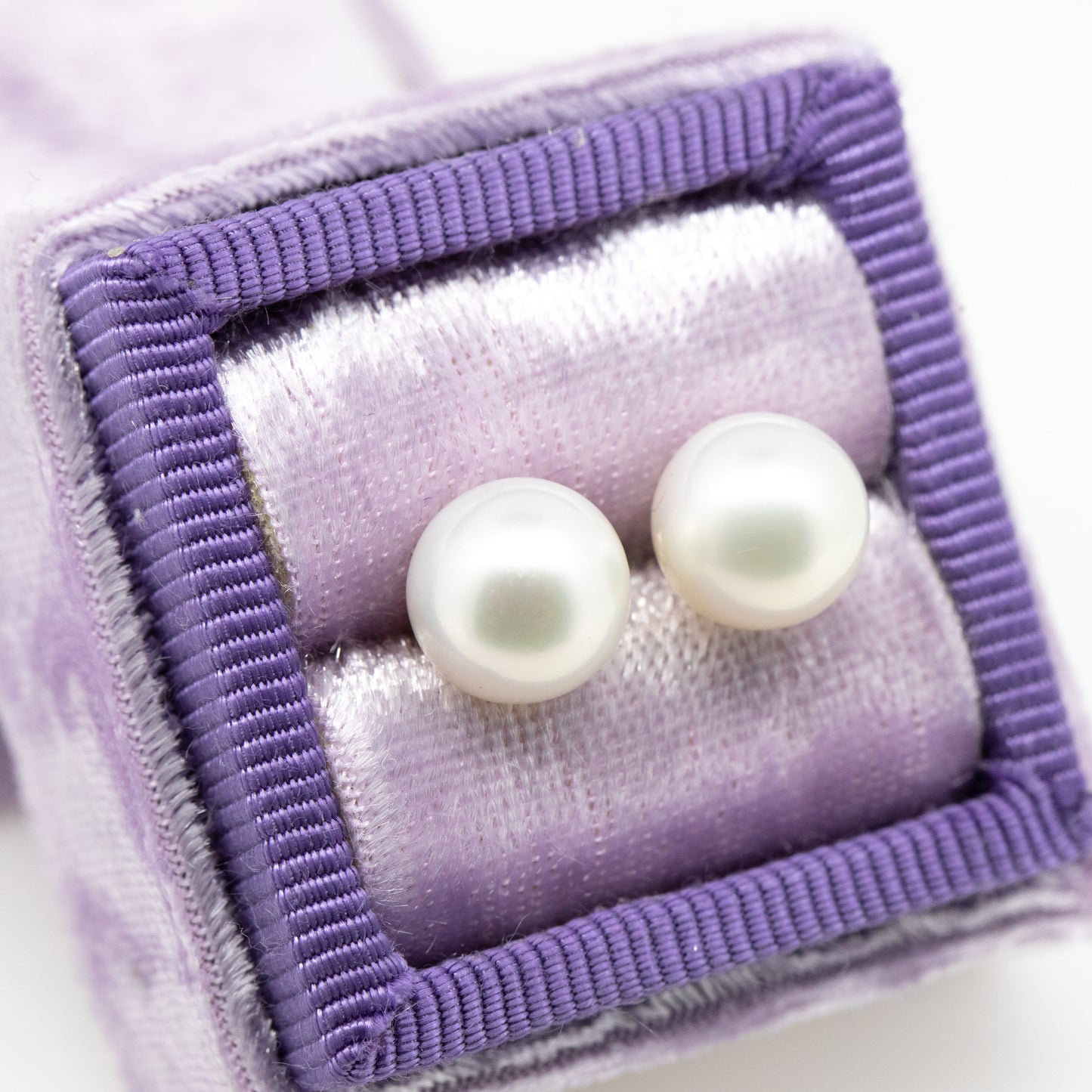 Pearl Studs 8mm Round