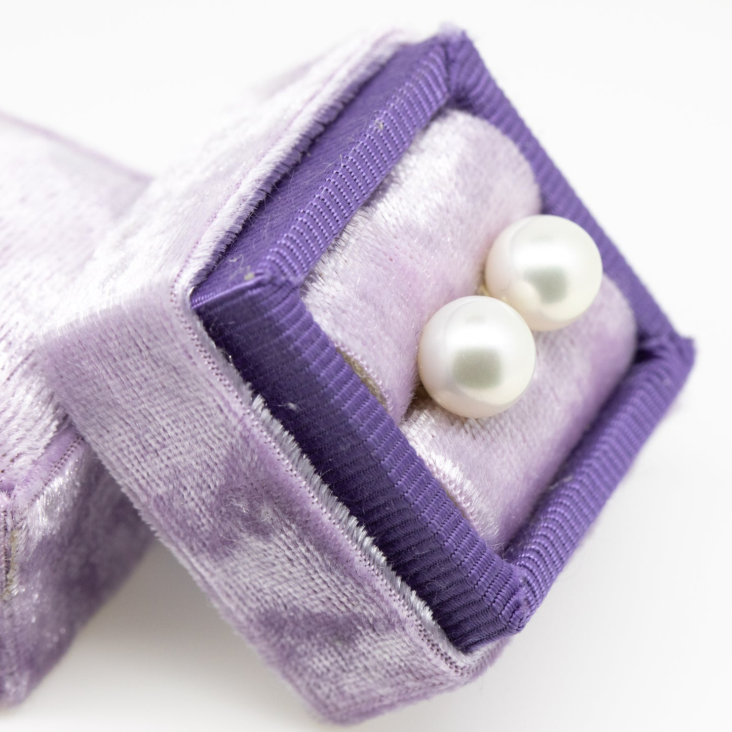 Pearl Studs 8mm Round